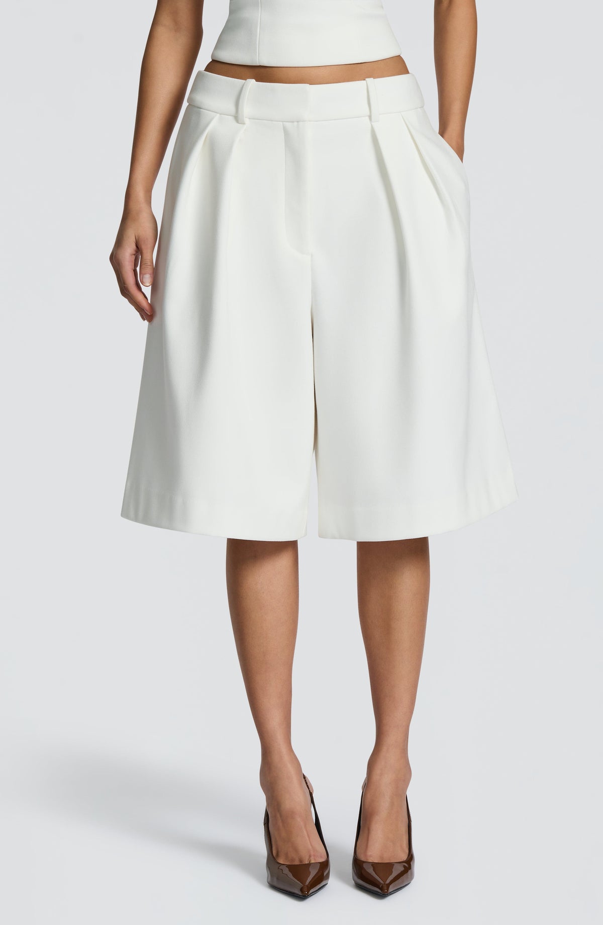Amarah Bermuda Shorts in Ivory