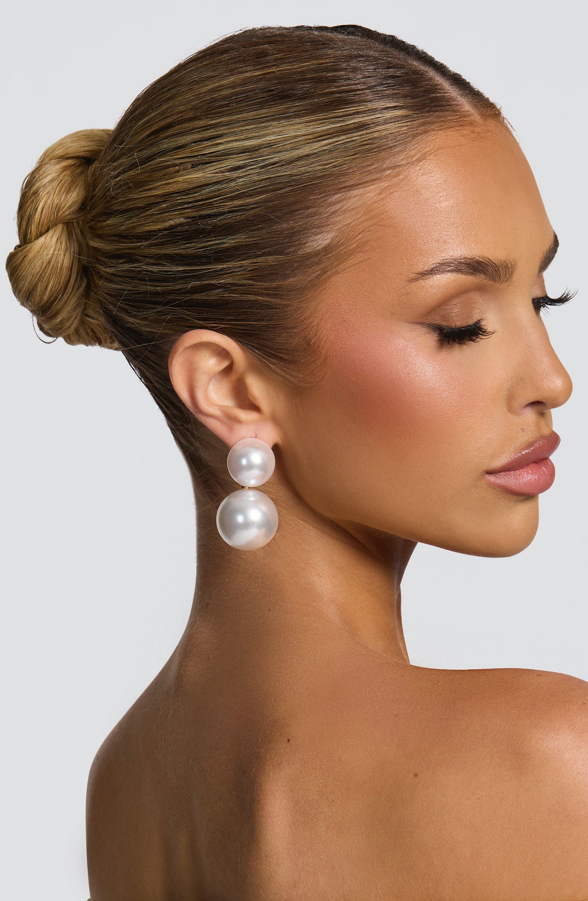 Ariah Earrings in Pearl