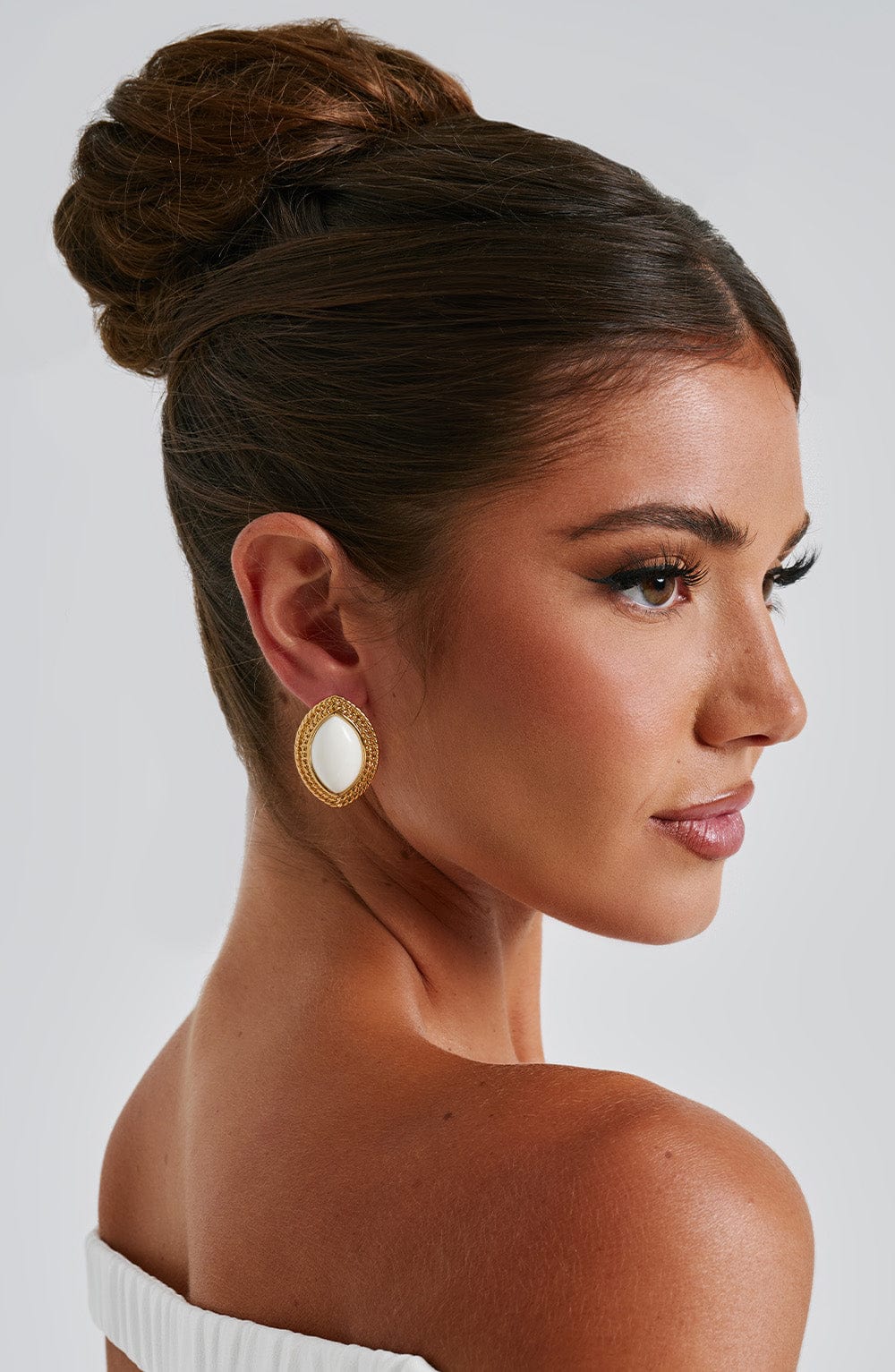 Azra Earrings in Ivory/Gold