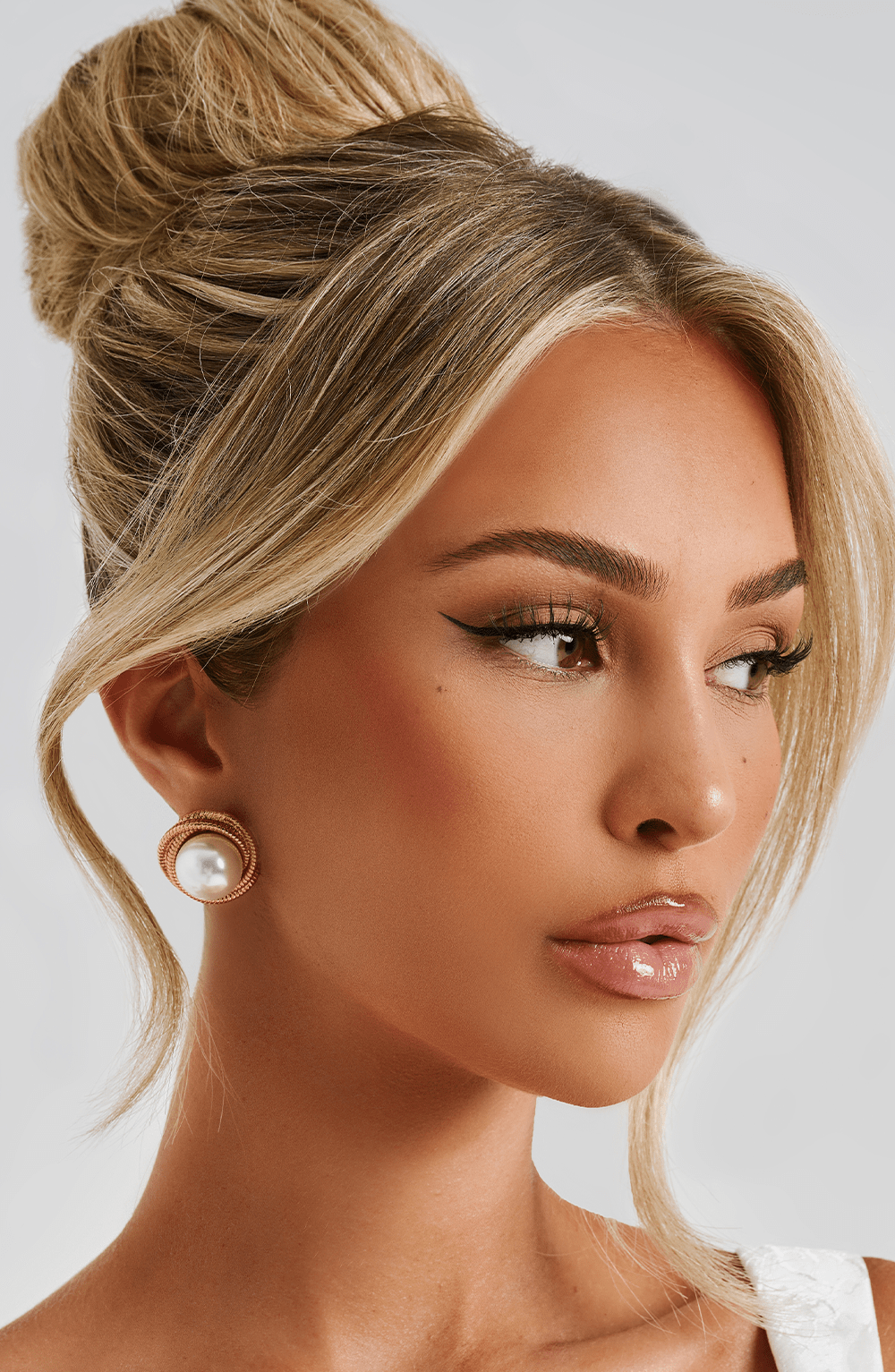 Davinia Earrings in Gold