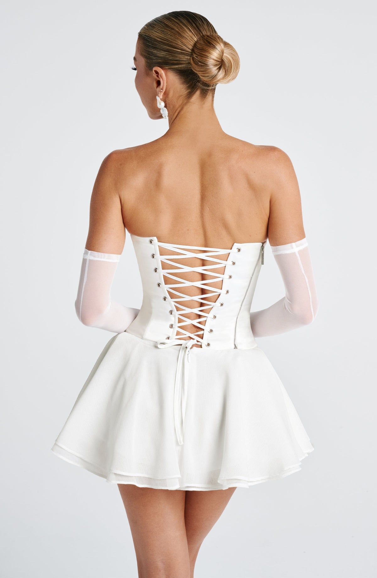 Elira Gloves in Ivory
