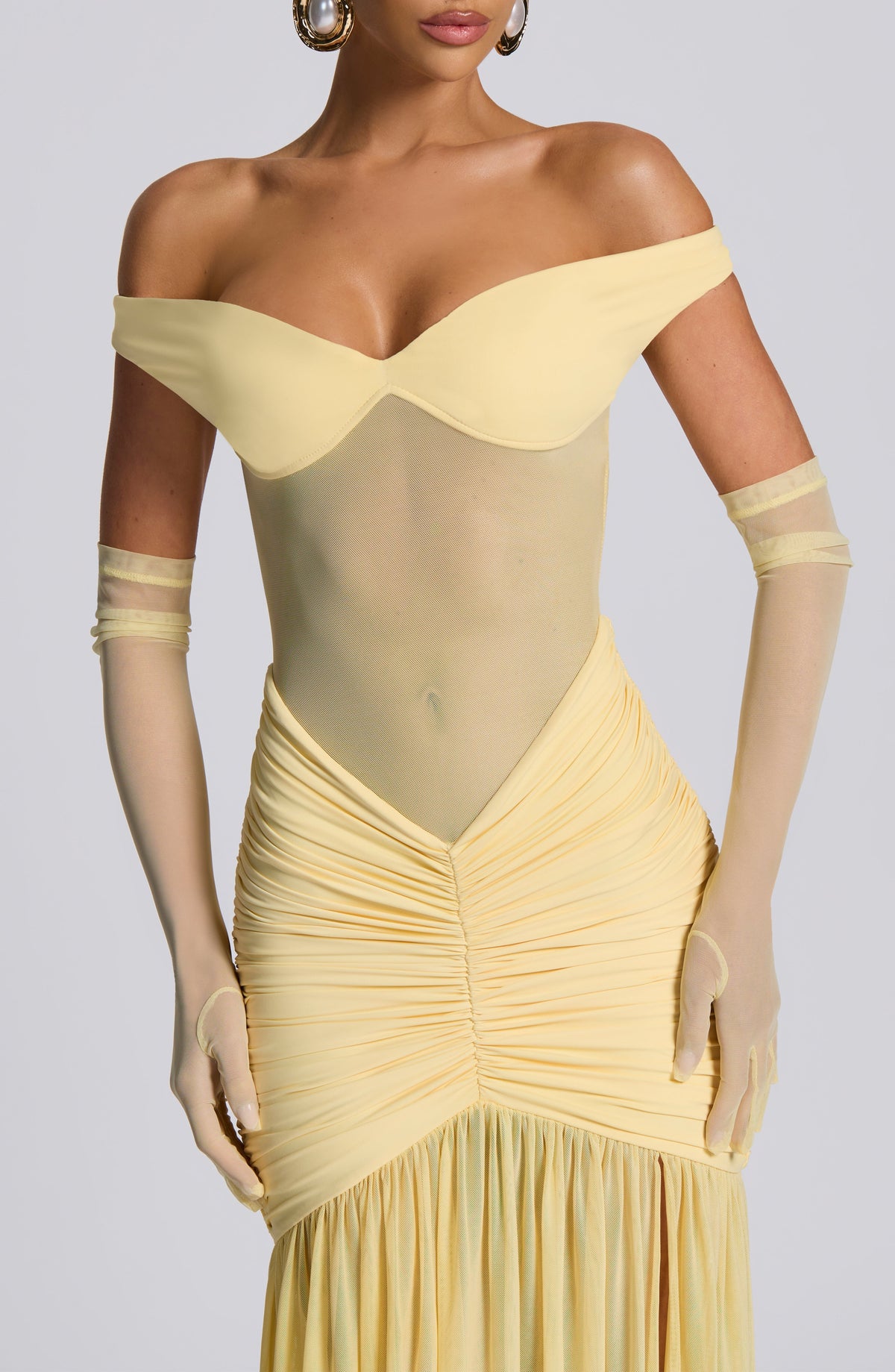 Elira Gloves in Lemon