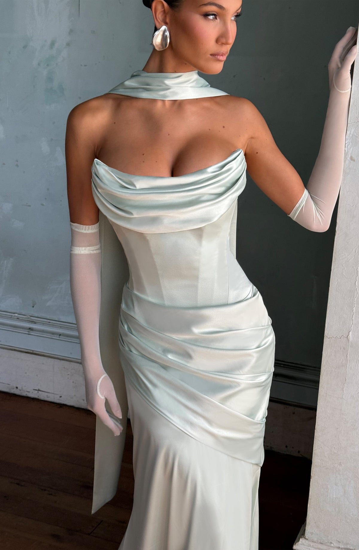 Elira Gloves in Mint