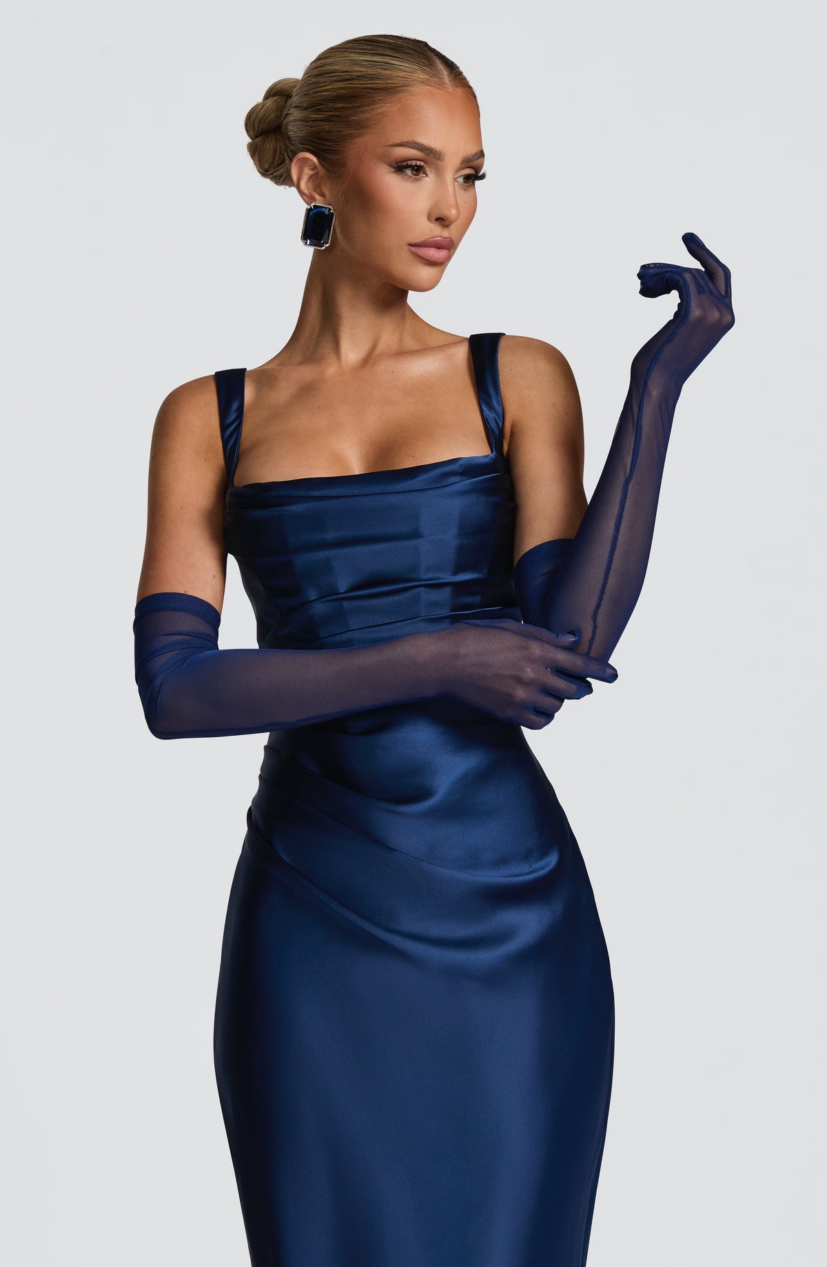 Elira Gloves in Navy