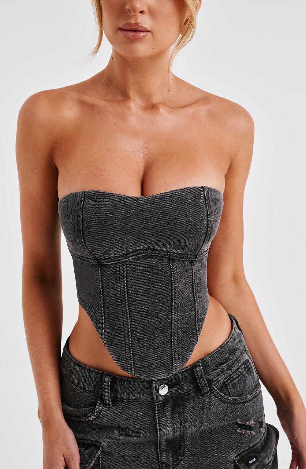 Yasira Corset in Black