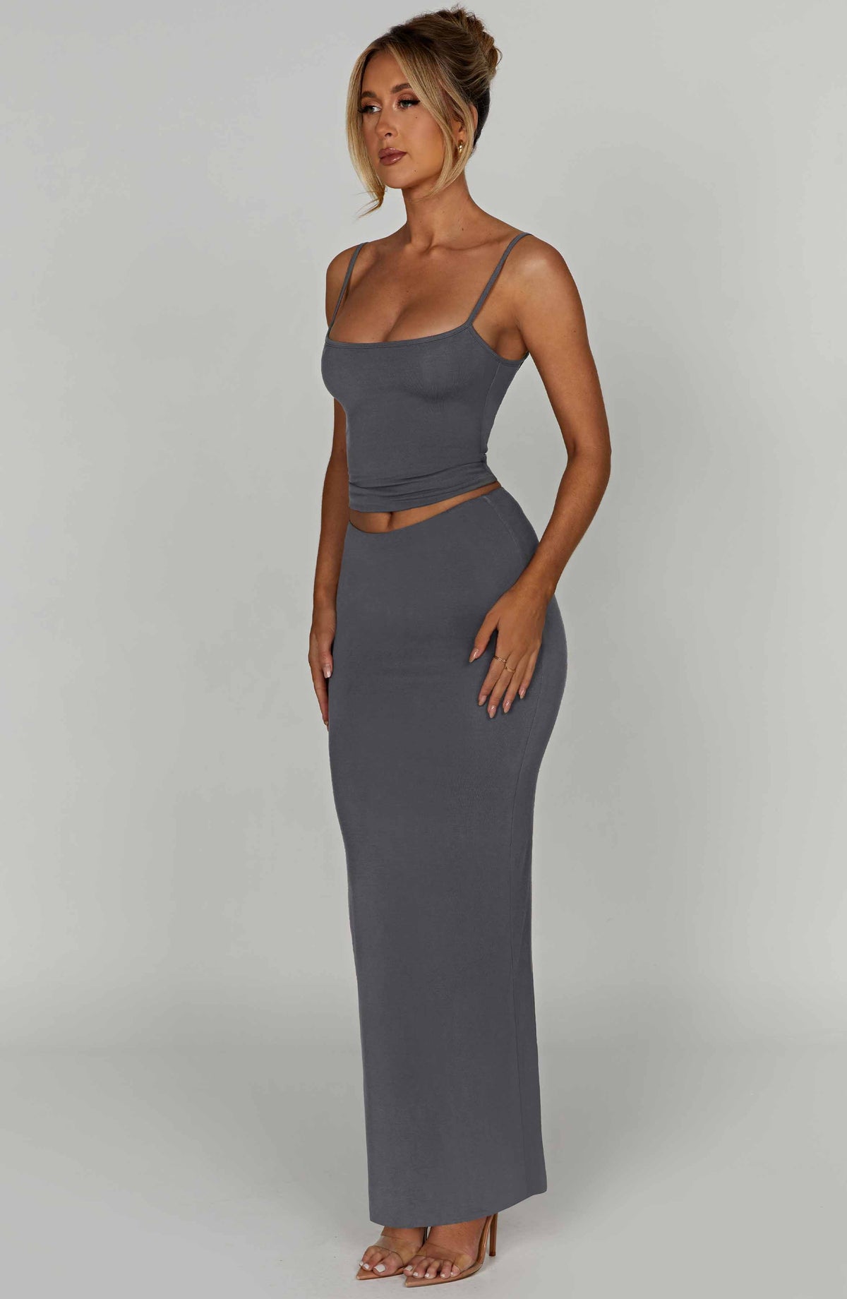 Yazlin Maxi Skirt in Charcoal