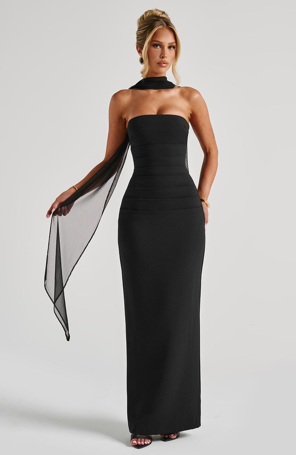 Yuliana Maxi Dress in Black