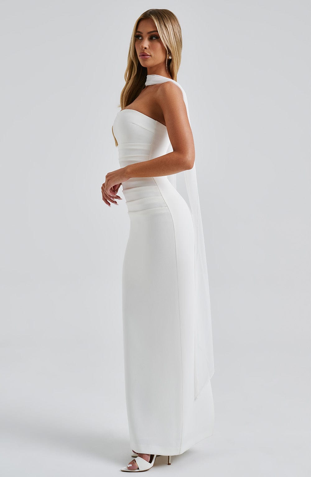 Yuliana Maxi Dress in Ivory