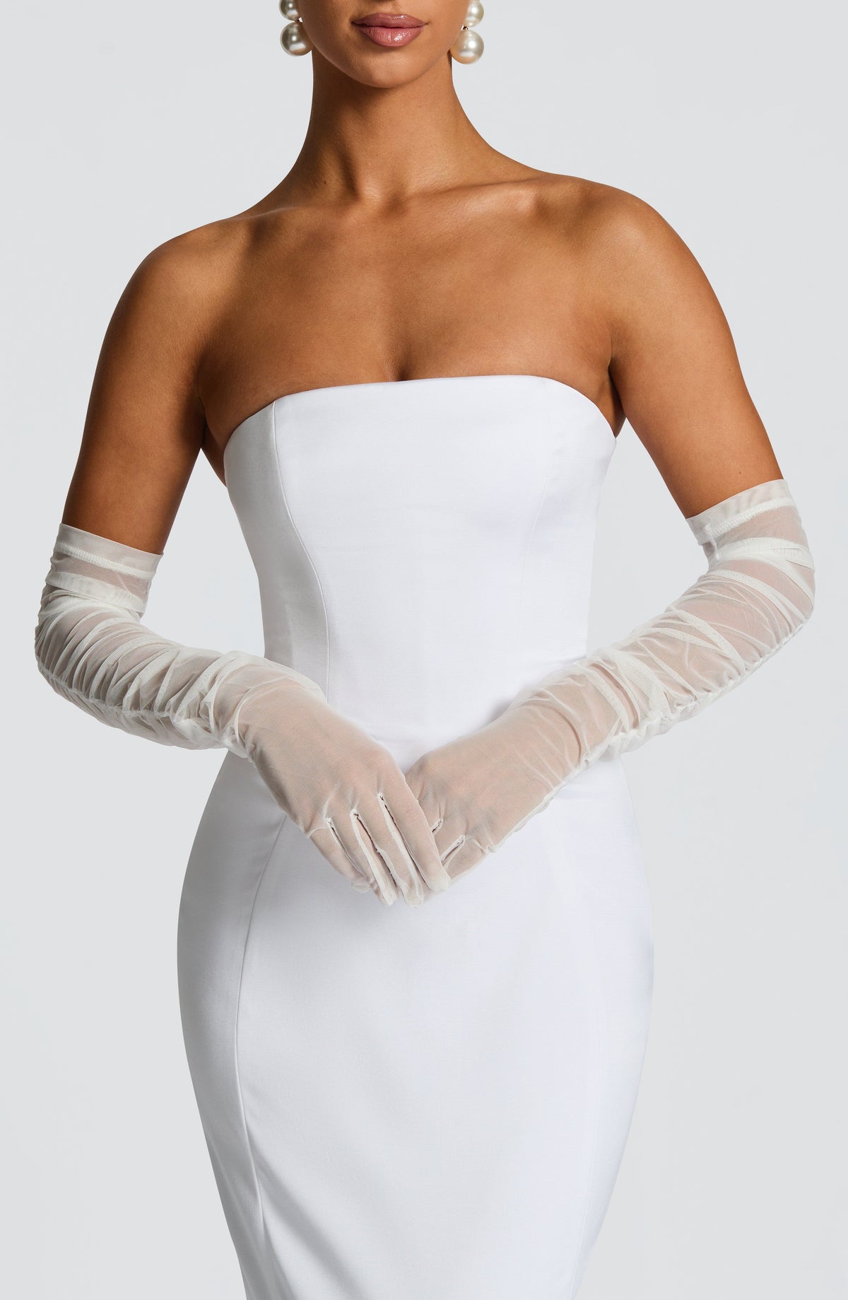 Adara Gloves in Ivory