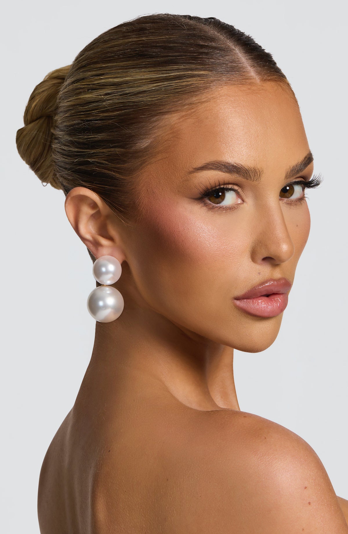 Ariah Earrings in Pearl