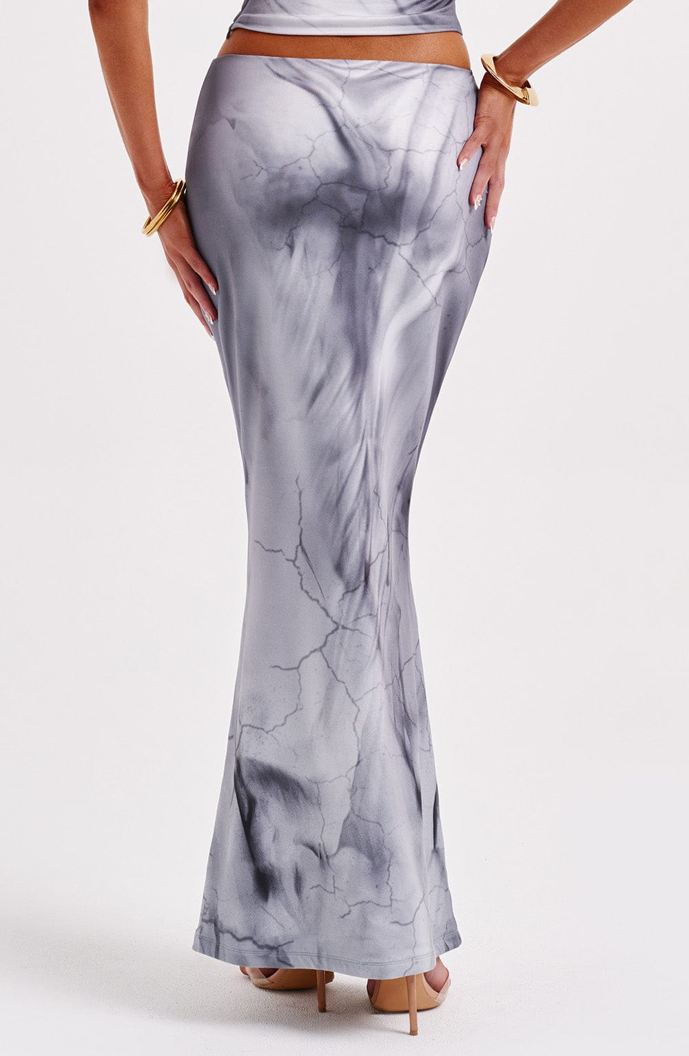 Charmelle Maxi Skirt in Grey Body Print