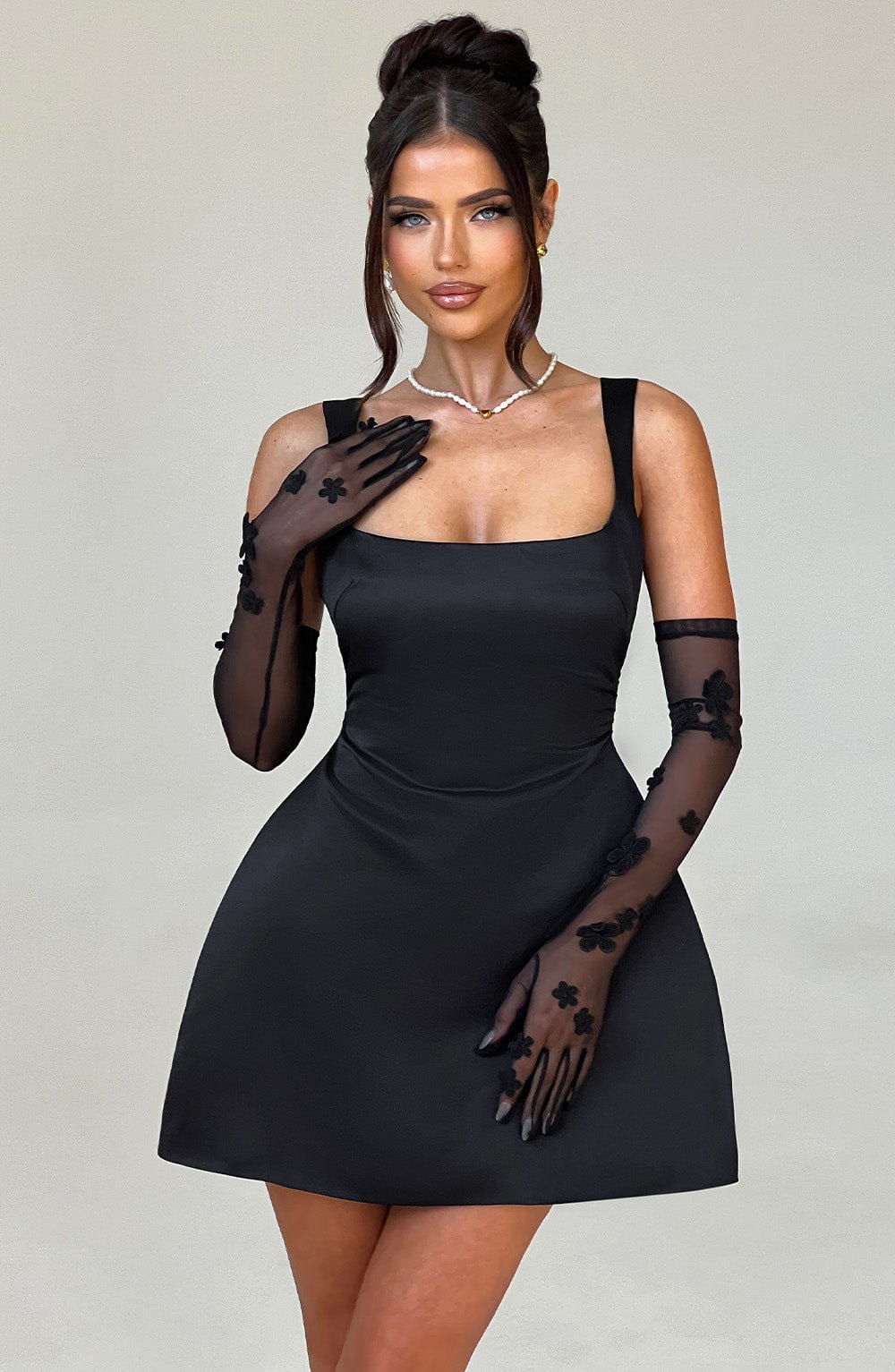 Dalaria Gloves in Black