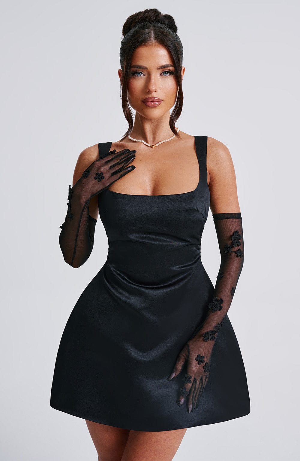 Dalaria Gloves in Black