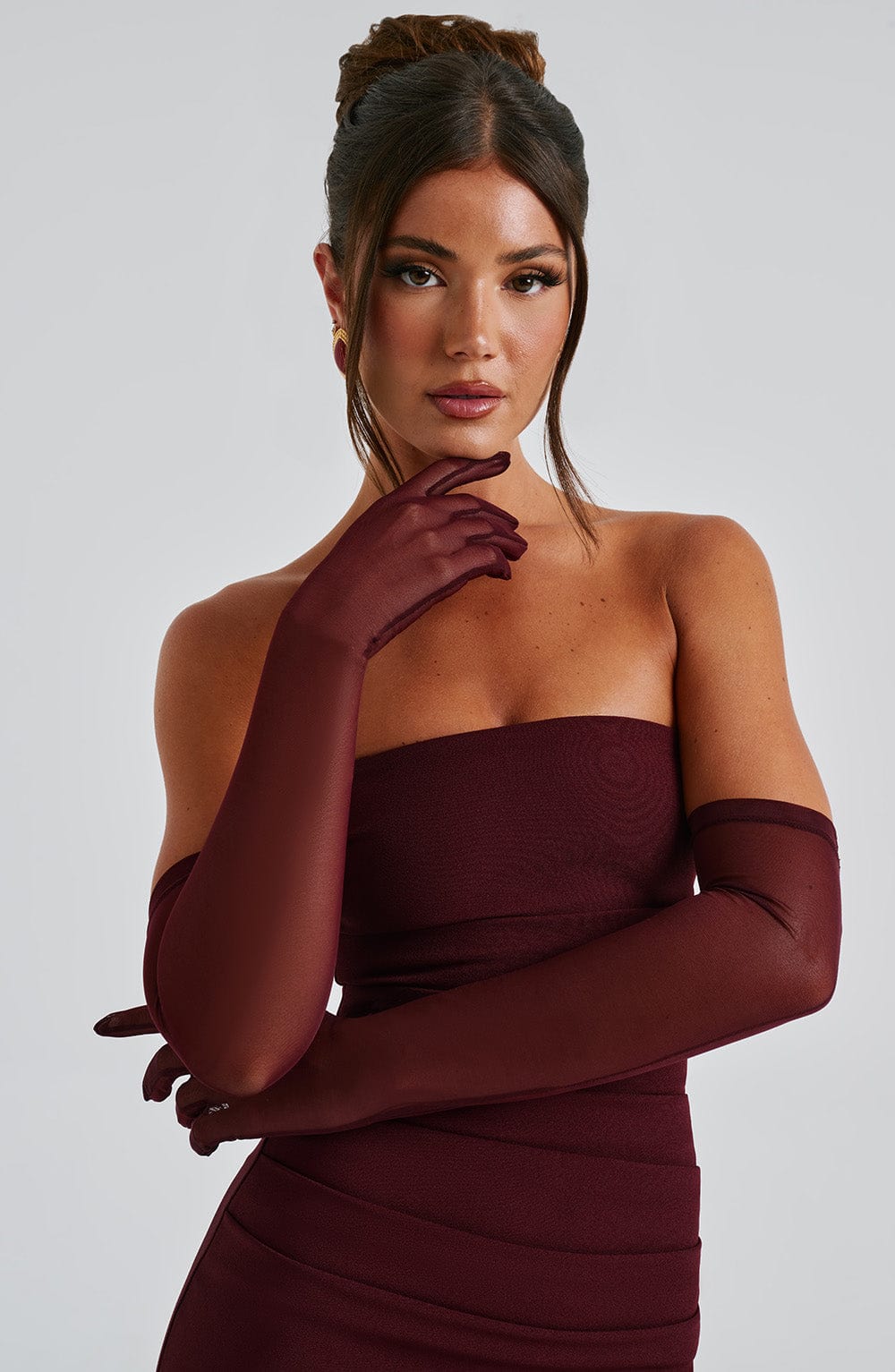 Elira Gloves in Cherry Lacquer