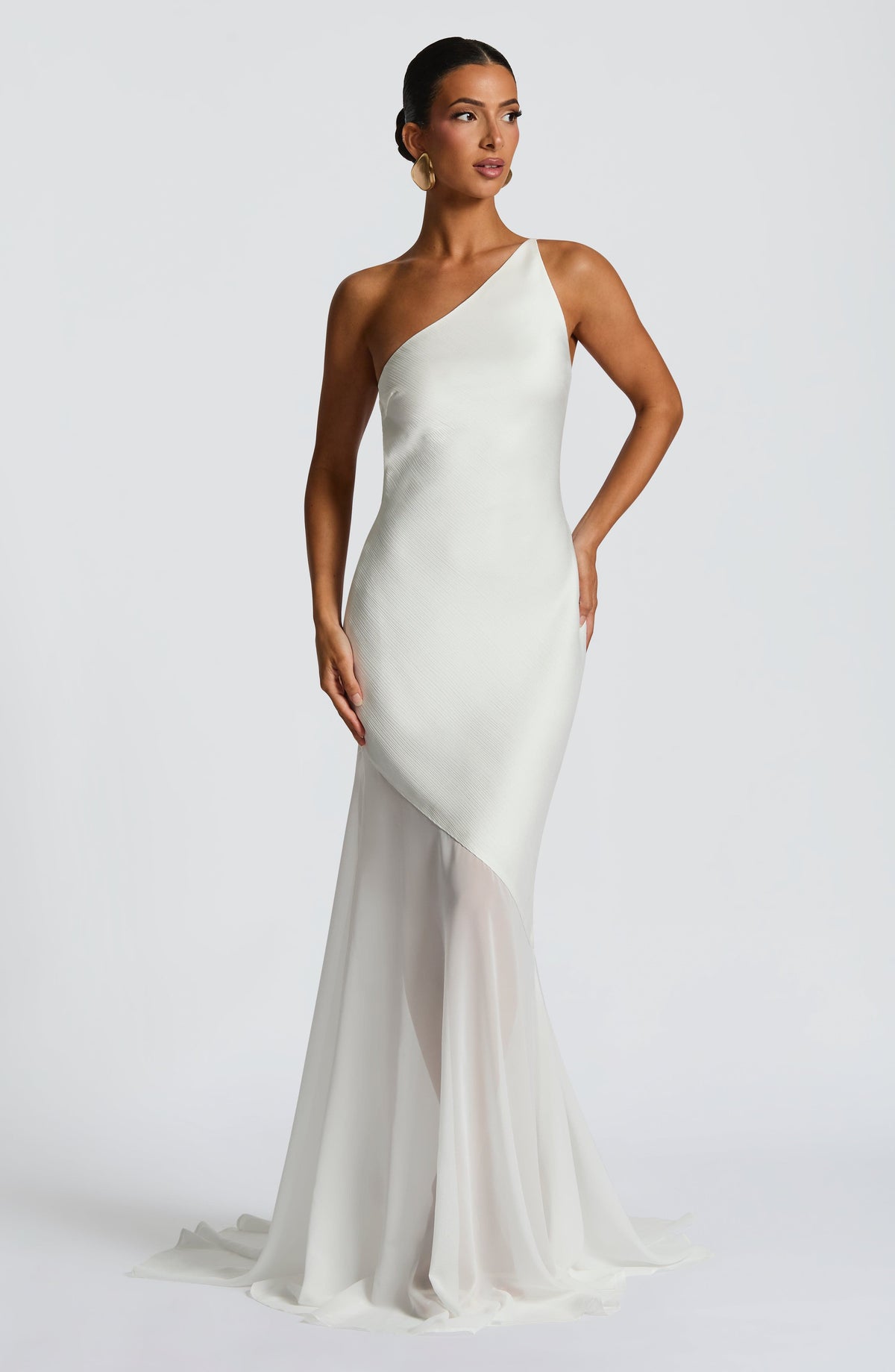 Fabelle Gown in Ivory