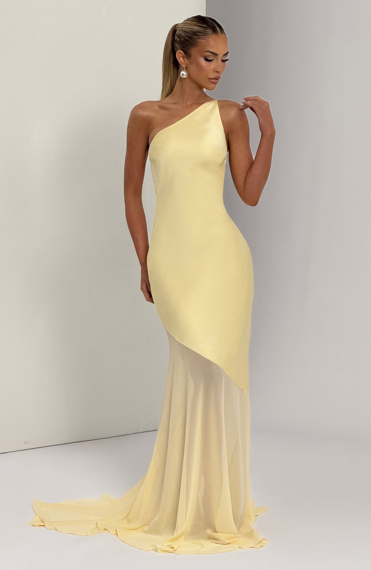 Fabelle Gown in Lemon