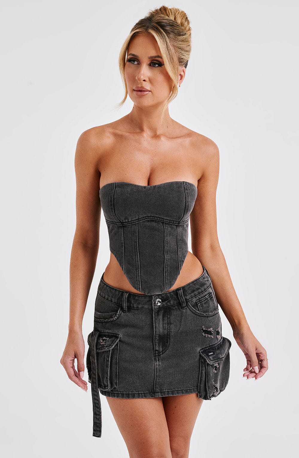 Yasira Corset in Black