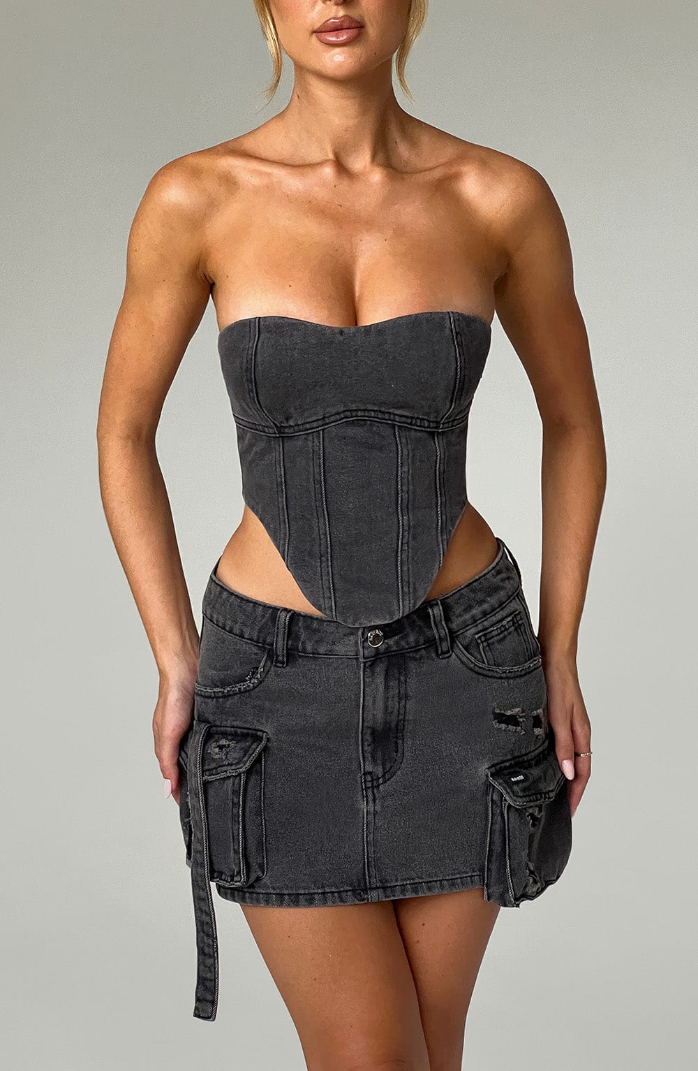 Yasira Corset in Black
