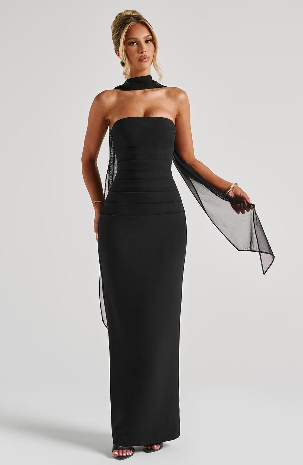 Yuliana Maxi Dress in Black