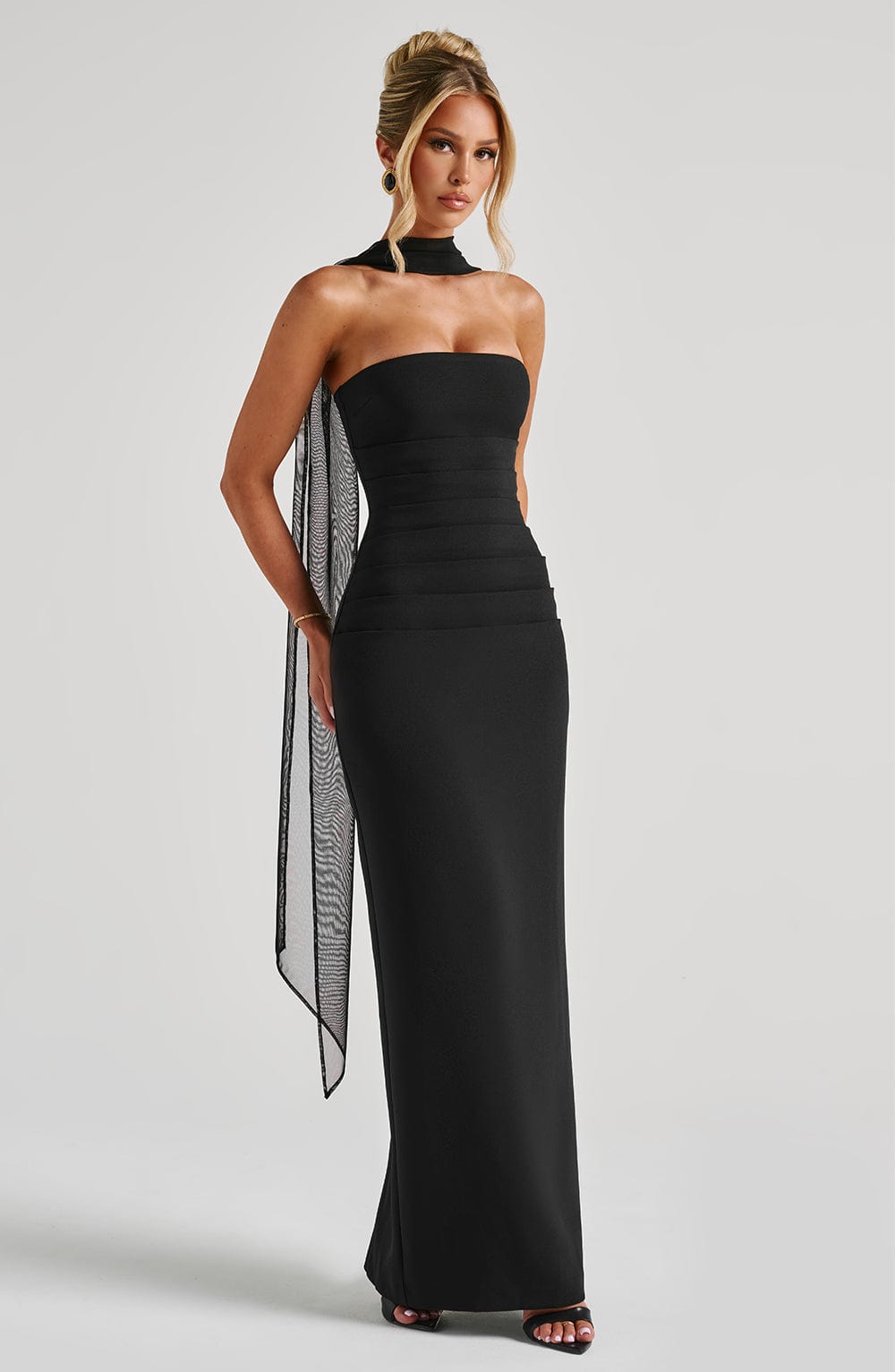 Yuliana Maxi Dress in Black