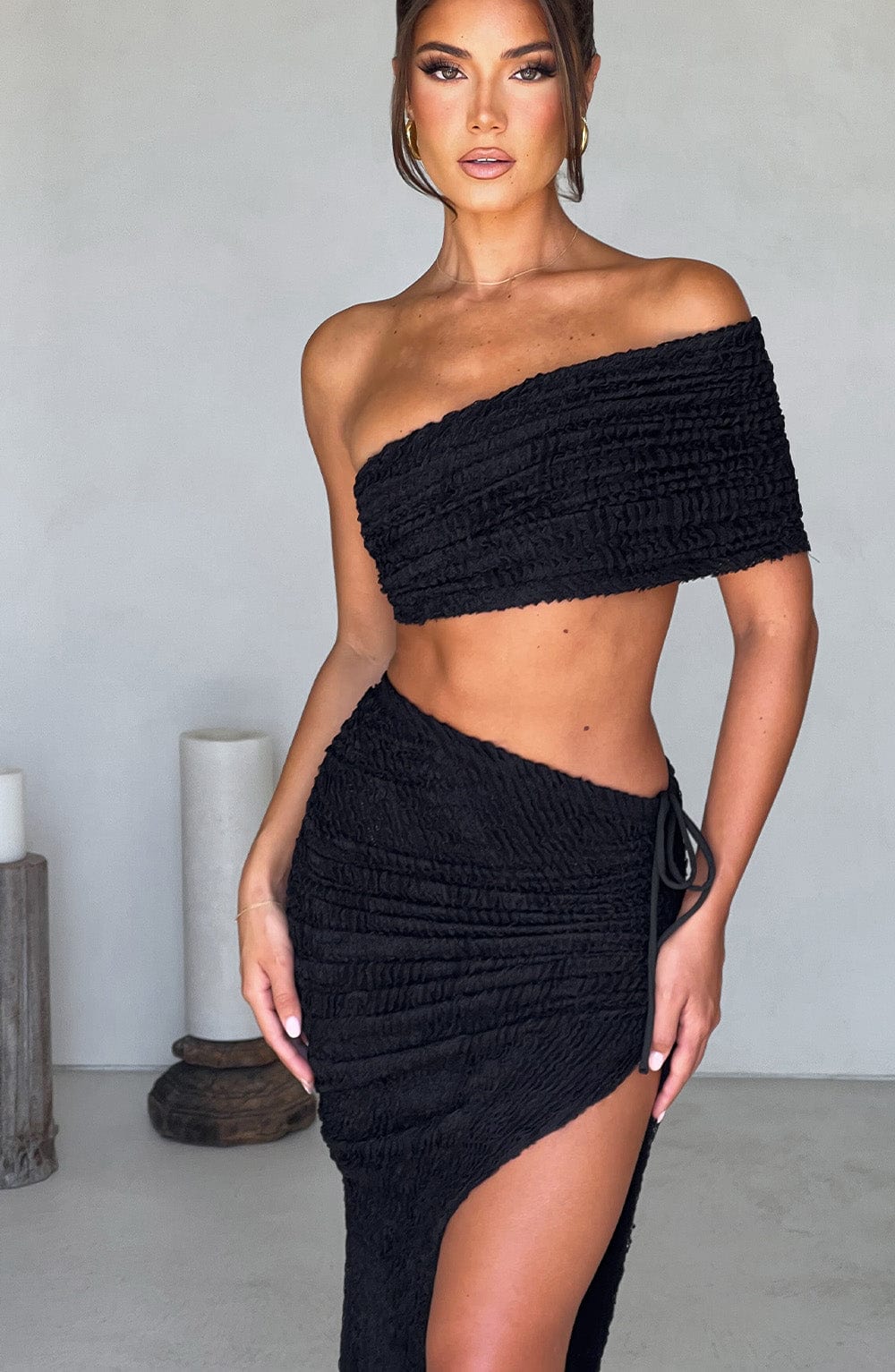 Zinnia Midi Skirt in Black