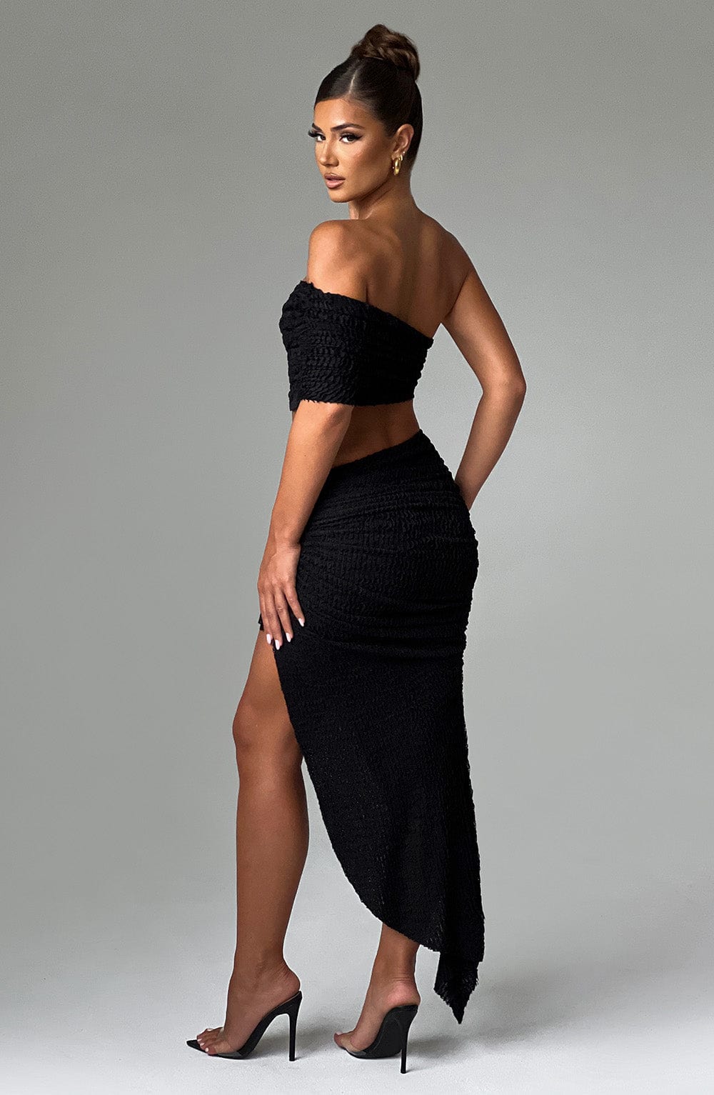 Zinnia Midi Skirt in Black